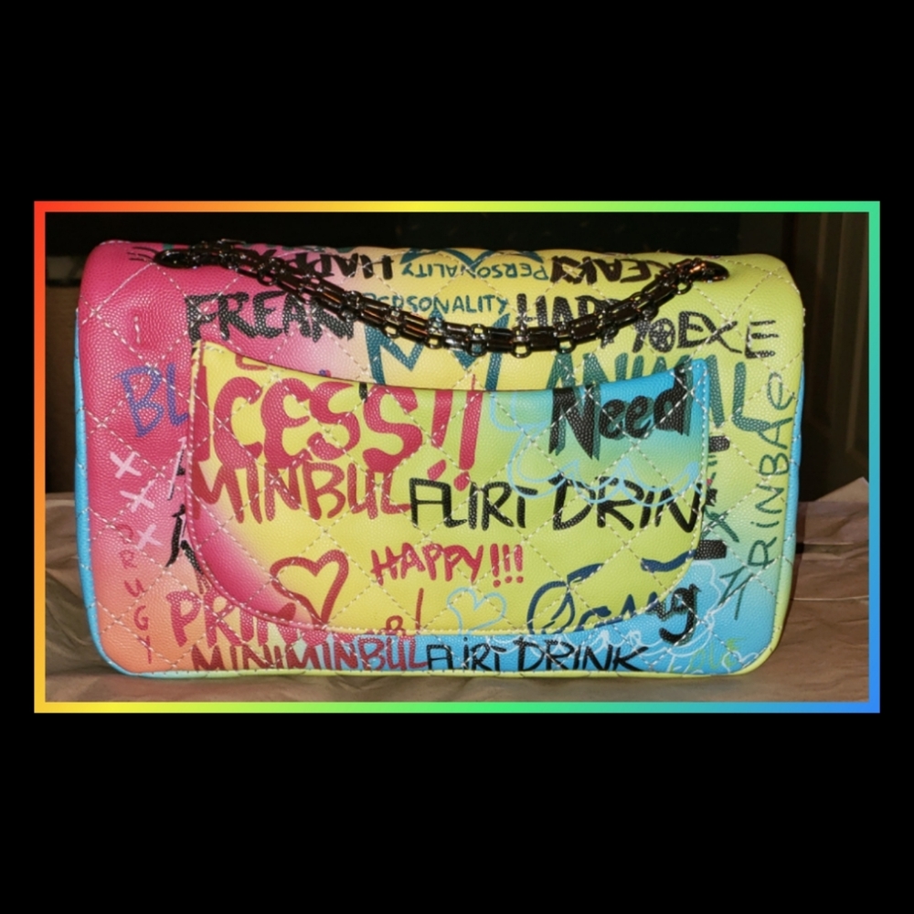 ‼️CLEARANCE PRICE FIRM‼️Host Pick🎉Graffiti Bag🎉 - Picture 2 of 8
